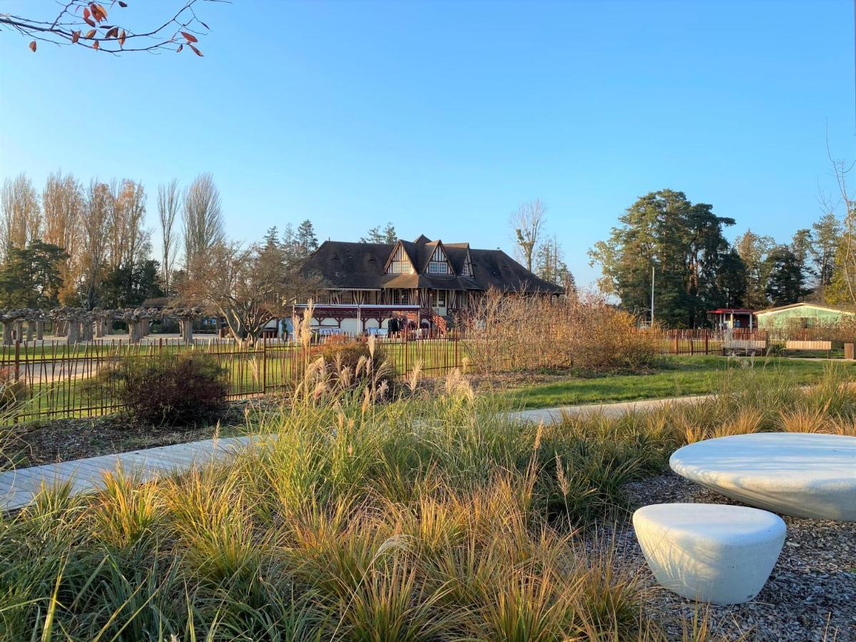 Charmant F1 Avec Terrasse Et Vue Sur Jardin Arbore - Fraicheur Naturelle Du Rez De Jardin - Parking ベルリーヴ・シュル・アリエ エクステリア 写真
